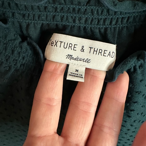 Texture and thread Madewell Green ruffle mock neck blouse top size Medium (6-8) - Picture 4 of 8